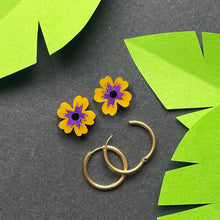 Load image into Gallery viewer, Mini Flower Hoops